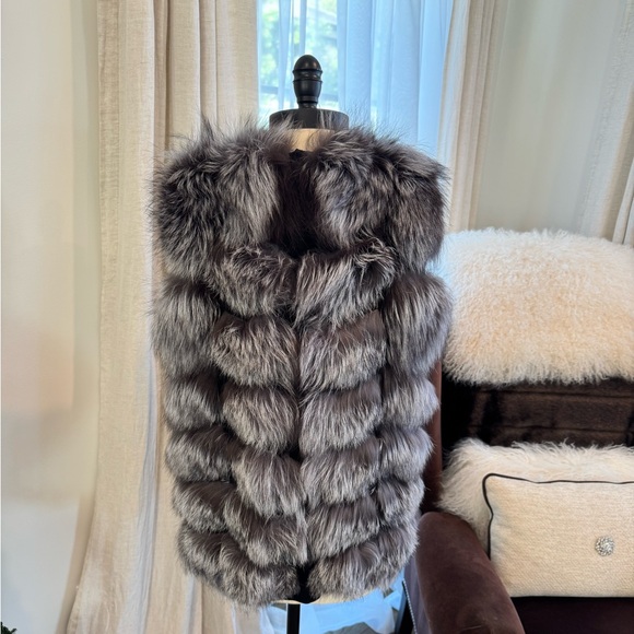 Genuine Fox Fur Vest - Grey, Silver, Black - Picture 4 of 11